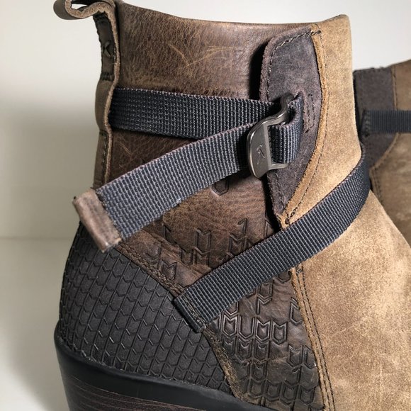 Keens Size 7 suede brown winter boots - Keens - Picture 4 of 12